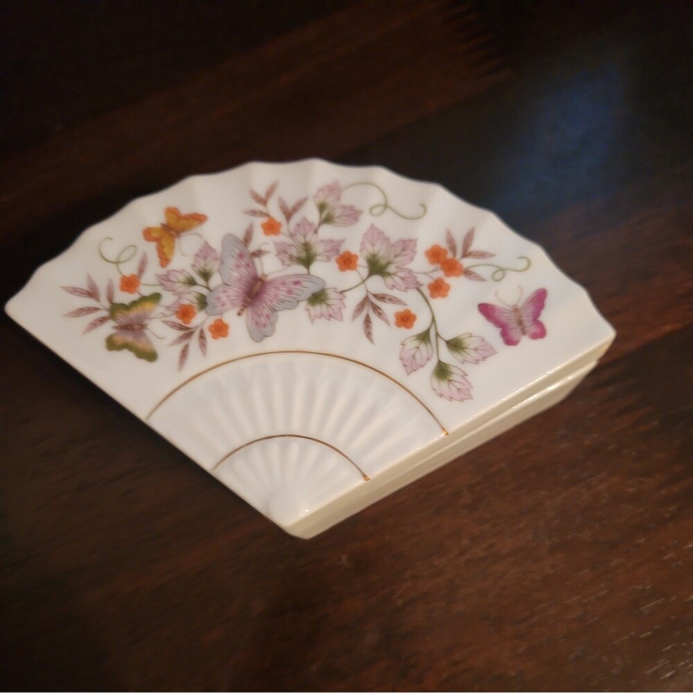 Vintage Avon 1980s Hand Crafted Porcelain Fan Trinket Box EUC